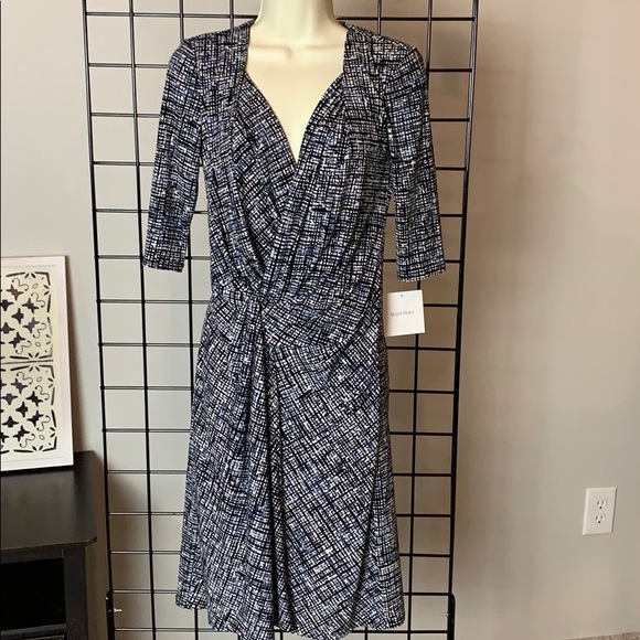 NWT ELLEN TRACY Crossover Twisted Front Dress - Picture 3 of 8